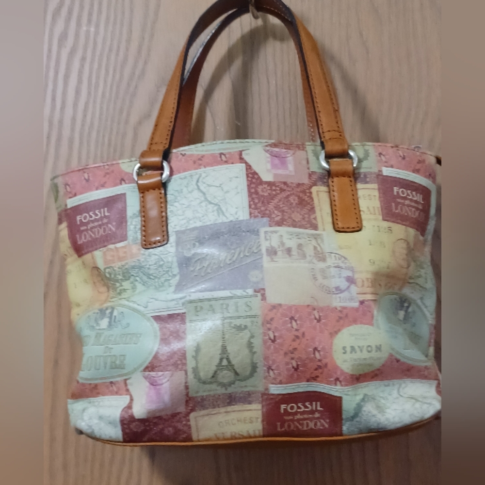 FOSSIL Leather London & Travel Theme Graphix Print Bag